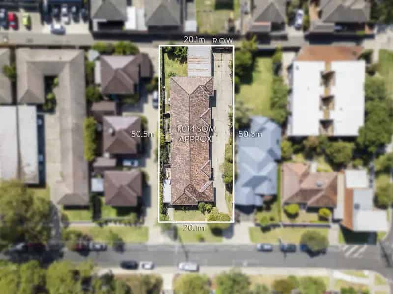 Rare offering - 4 Villas Units on 1 Title set on 1,014m2 in Idyllic Mentone Location 