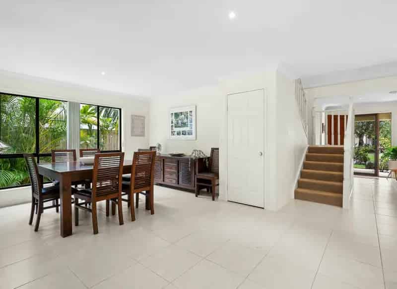 Buy House in Sunshine Coast with 4 Bedrooms and Pool