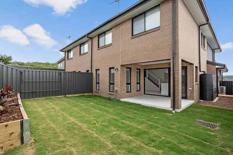 Buy Duplex in Cameron Park with 4 Bedrooms and Modern Features