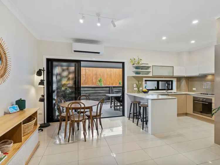 Beautifully Presented Townhouse in Annerley