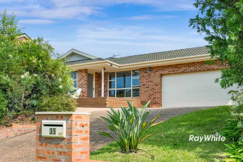 NEAT IN NARRAWALLEE