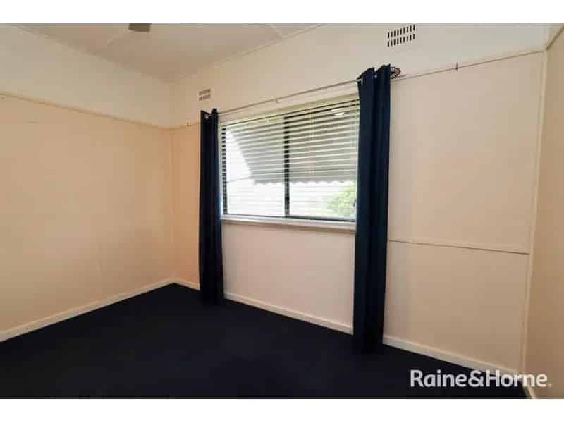 Close To Schools- Available 2/6/25!!!!