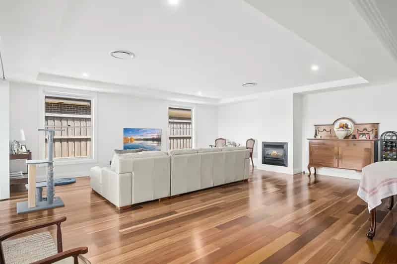 Real Estate For Lease - 24 Mackellar Circuit - Renwick , NSW