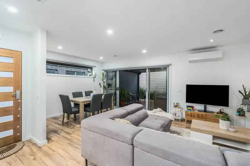 Charming 3 bedroom home in prime Belmont location.