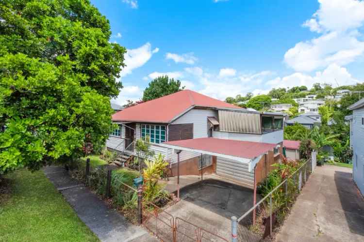 Classic 1900's Queenslander On 810m