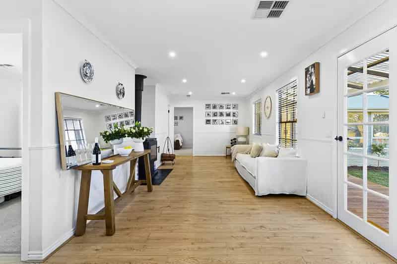 Buy Family Home with 5 Bedrooms and Rural Features in Woods Close