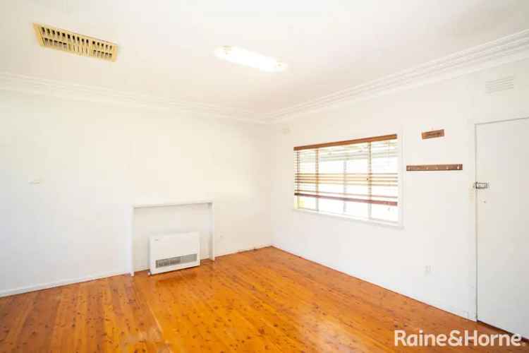 House For Rent in Wagga Wagga City Council, New South Wales