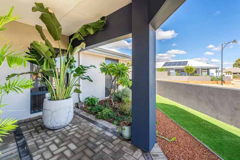 20 Strathclyde Circuit, Champion Lakes WA 6111 - House For Sale