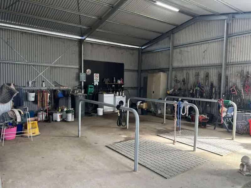 Buy rural property Karma Park Creighton's Creek Euroa with large rooms