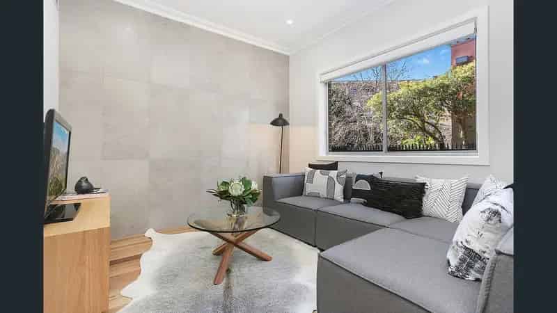 Lease Designer Home with 3.5 Bedrooms in Newtown NSW