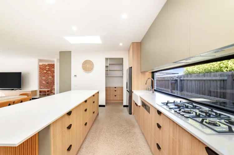 Buy Modern House in North Warrnambool with Luxurious Features