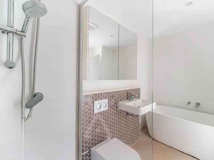 Brand New 2 Bedroom Apartment Sydney Olympic Park 49m²