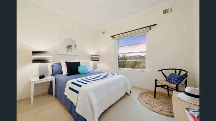 2 Bed Apartment Balgowlah - Near Golf Course and Shops