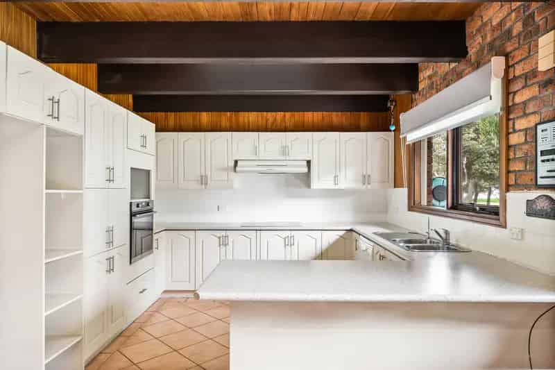 Lakefront Living with Space, Comfort & Stunning Views!