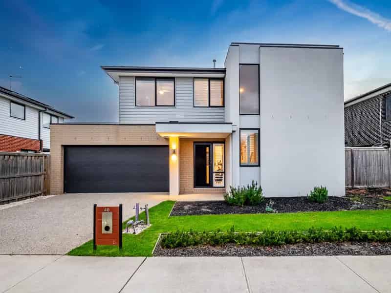 **GRAND OPENING NEXT WEEKEND** CONTEMPORARY COMFORT IN A WELL CONNECTED PARKSIDE LOCALE!