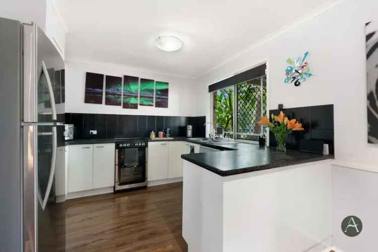 Rent 4 Bedroom Home in Gold Coast with Resort Style Pool and Garden