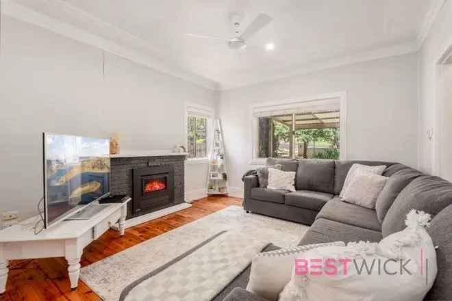 Renovated 3-Bedroom Home Near Bathurst CBD