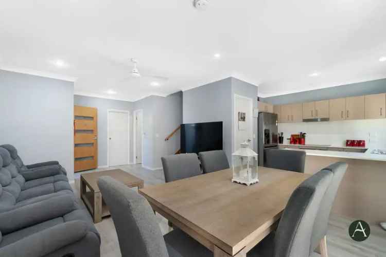 Stylish and Spacious Rental in Helensvale's Prime Location!