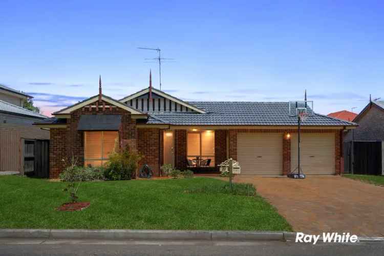 EAST FACING - PARK FRONT - RENOVATED FAMILY HOME !