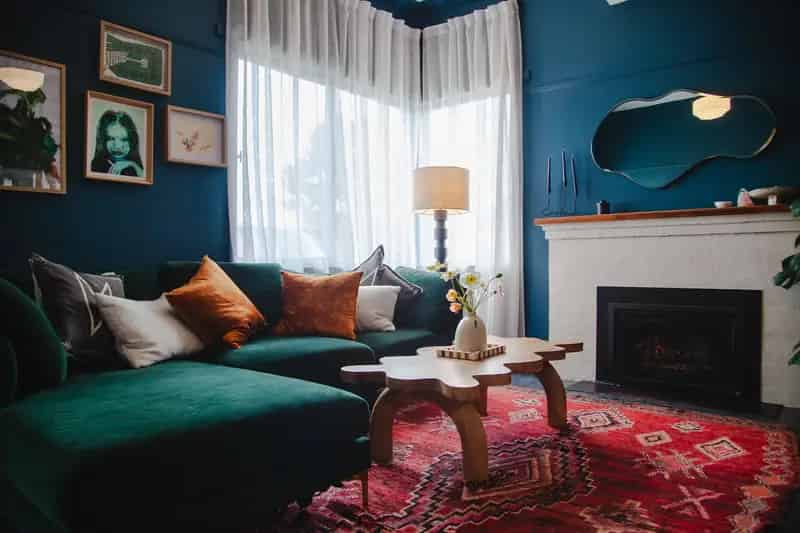 Stylish Cottage for Rent in Town With Vintage Charm and Modern Living