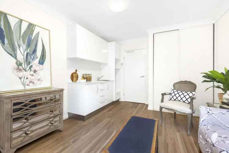 Rent Serviced Apartment in Deakin with Modern Amenities and Community Living