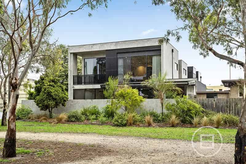 Buy Modern Home Near Brighton Beach with Superior Accommodation