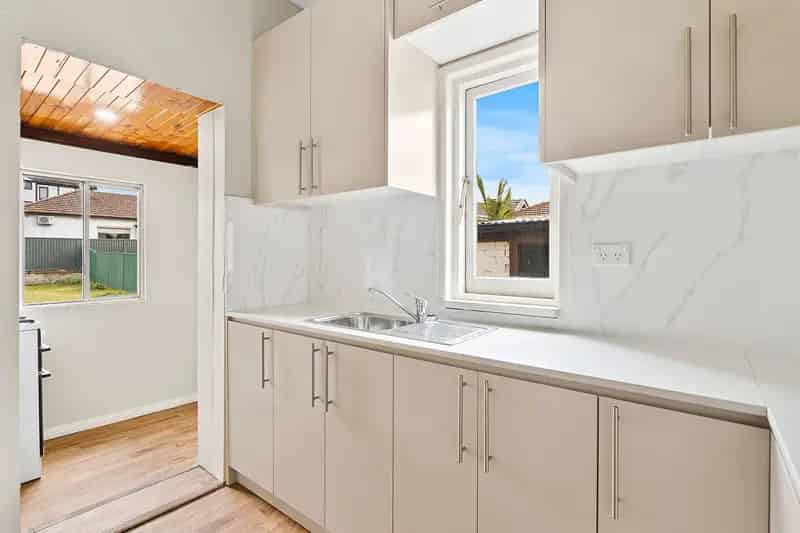 Real Estate For Lease - 72 Moate Avenue - Brighton-le-sands , NSW