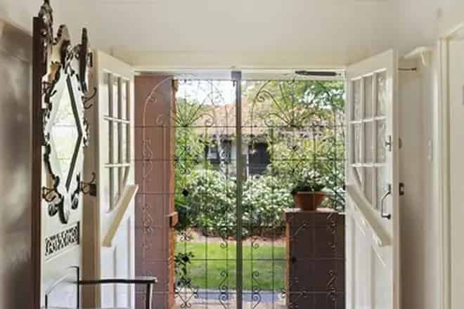 House For Sale , 26, Robbins Street, Melbourne, Victoria