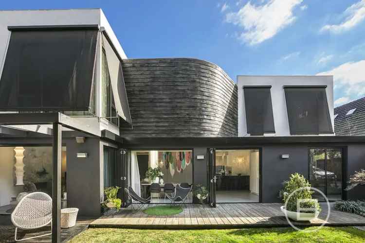 House For Sale in Melbourne, Victoria