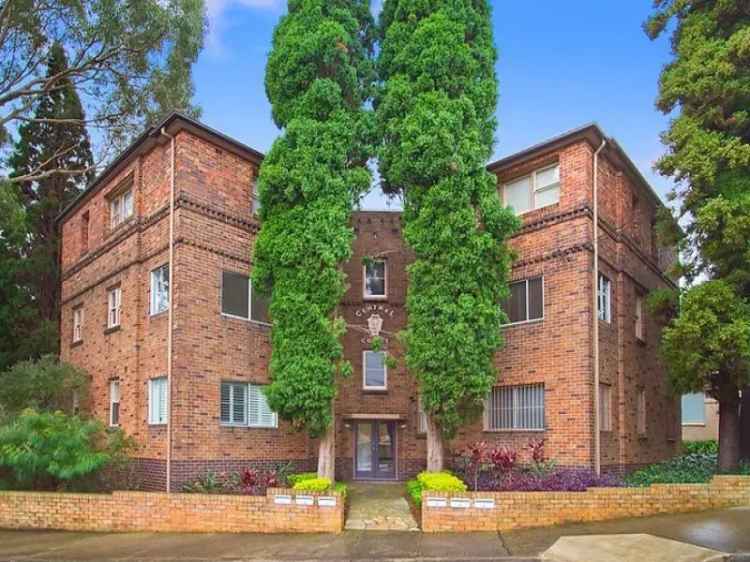 Stylish 2 Bedroom Art Deco Apartment Near Naremburn Shops