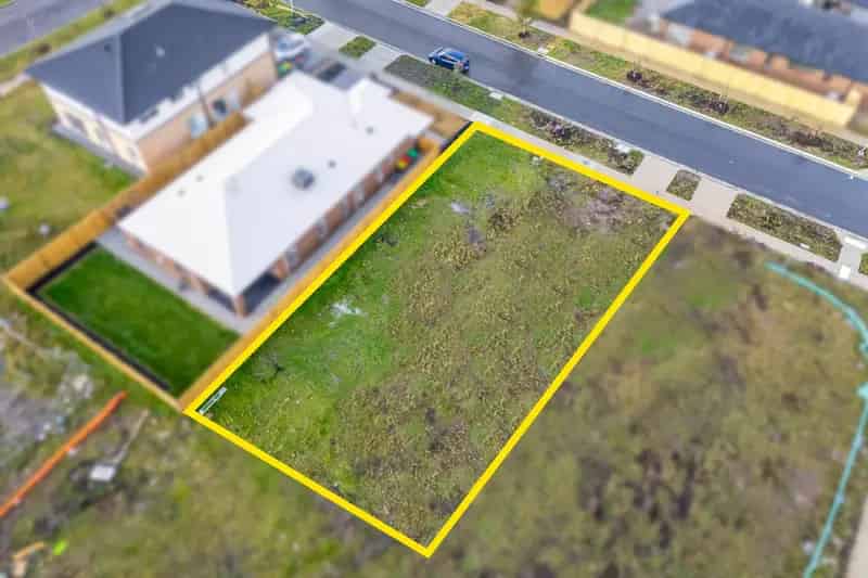 Buy Land in Ballarat with Room for Side Access and Shedding