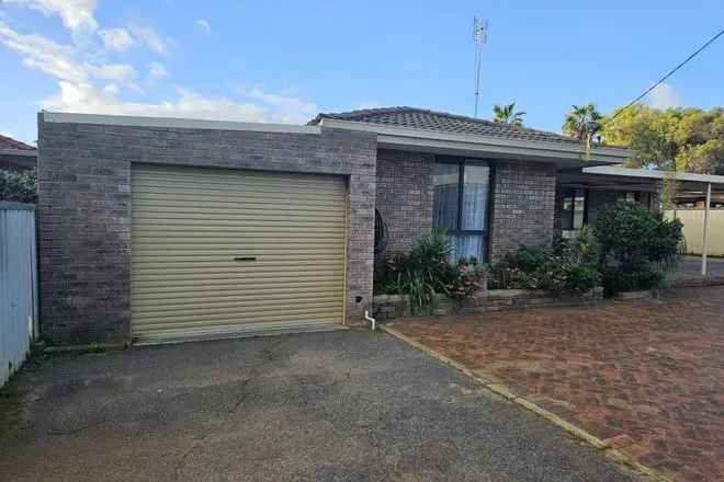 Dongara House: Large Block, Double Garage, Quiet Cul-de-sac