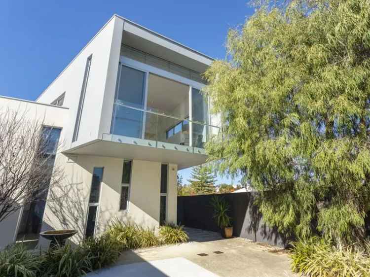 House For Sale in Fremantle, Western Australia