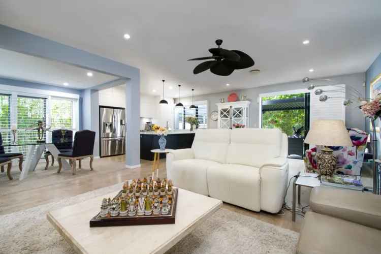 Luxury Sanctuary Cove Home:  Modern Elegance Meets Unparalleled Comfort