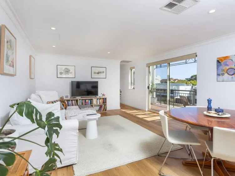 Stylish West Perth Apartment - Modern, Spacious, & Convenient