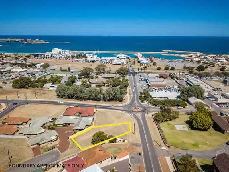 Develop Prime Land in Geraldton with Ample Space and Opportunities