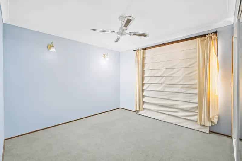 Real Estate For Sale - 21 Kingsford Smith Drive - Berkeley Vale , NSW