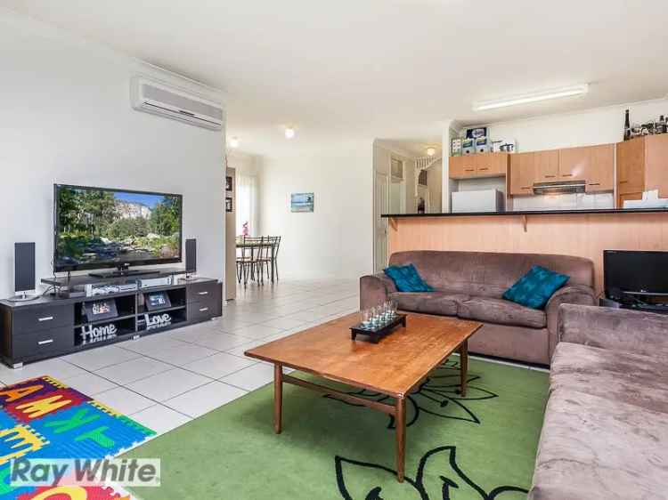 Neat & Tidy 3 Bedroom Home