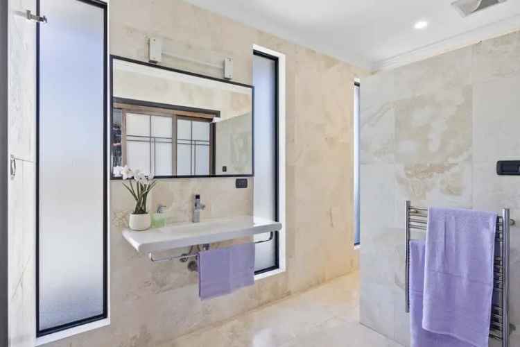 House For Sale in Mandurah, Western Australia