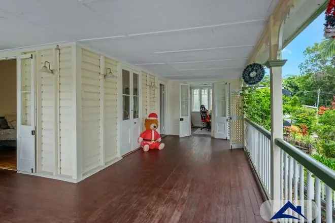 Queenslander Character Home Four Bedrooms Modern Potential