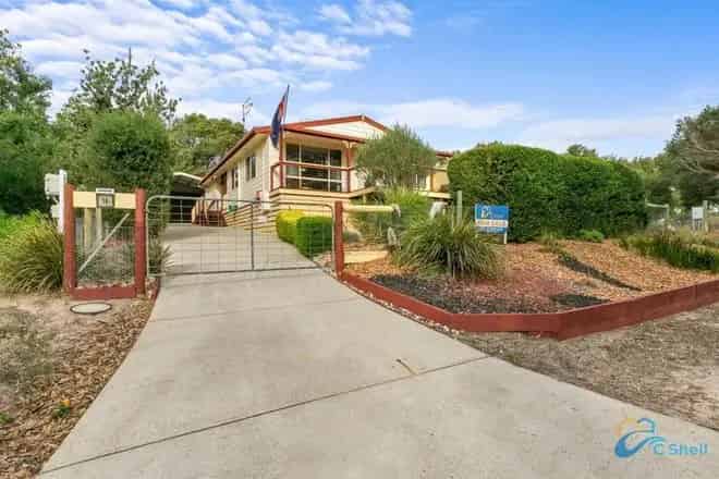 House For Sale , 16, Geofrey Avenue, Shire of Wellington, Victoria