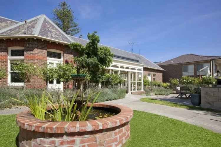 Buy Retirement Property in Mornington with Comfort and Natural Surroundings