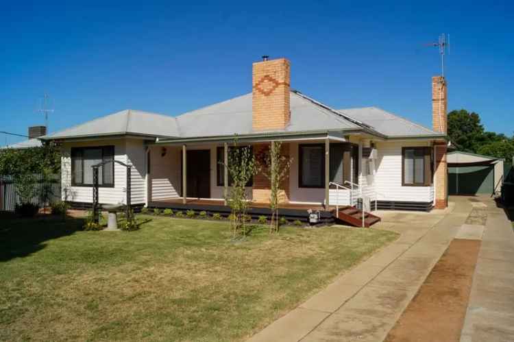 Buy House in Numurkah Spacious Family Home with Modern Features