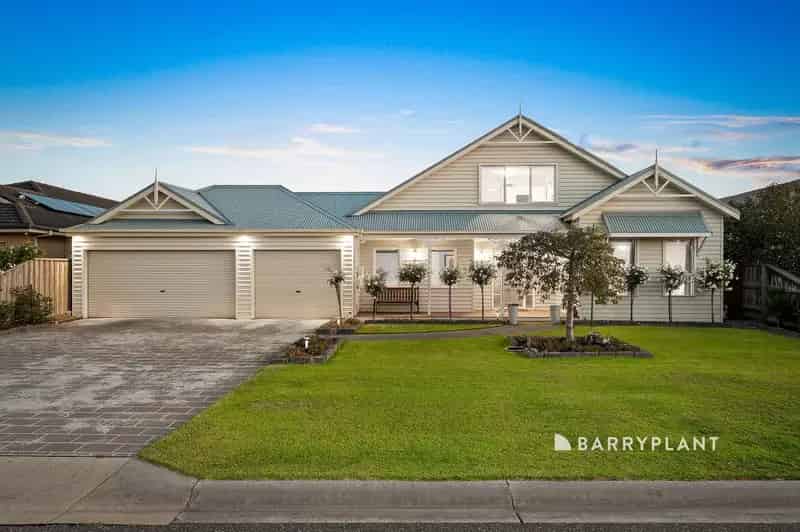 Grand Living in Heritage Springs!