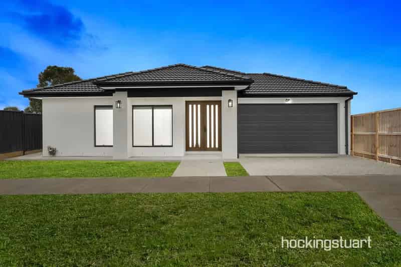 Buy Family Home in Wollert With Modern Features and Ample Space