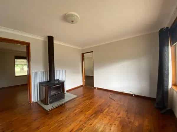 For Rent | Charming 2-Bedroom Cottage with Rear Lane Access