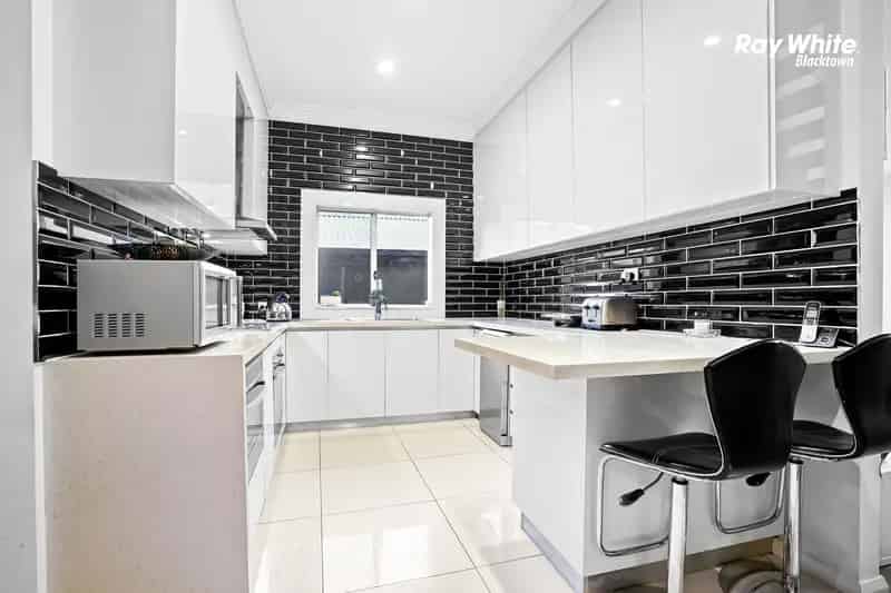 Immaculate 6-Bedroom Home with  2 Teenager Retreat