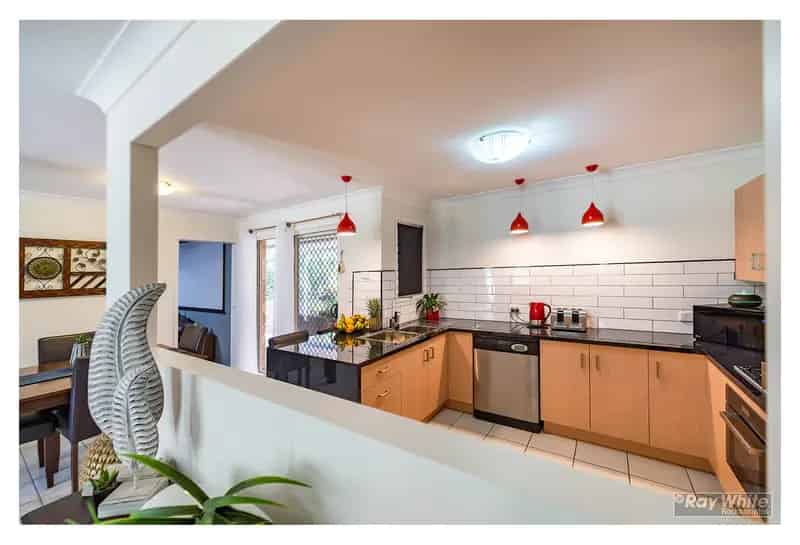 Stunning Ultra Modern & Private Frenchville Location