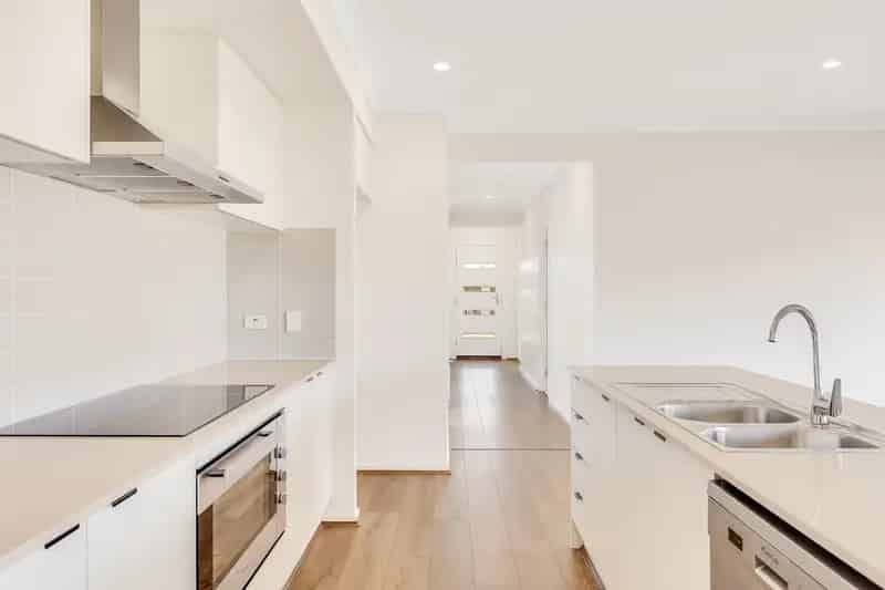 Executive Style Family Home in sought after Meringandan West