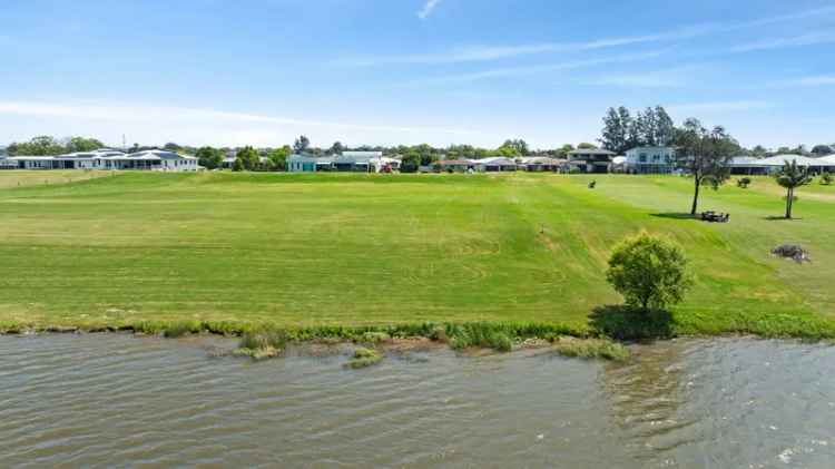 ONE OF THE LAST RIVERFRONT BLOCKS OF ITS KIND